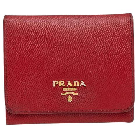 prada portafoglio verticale wallet saffiano red|Saffiano and leather wallet with shoulder strap .